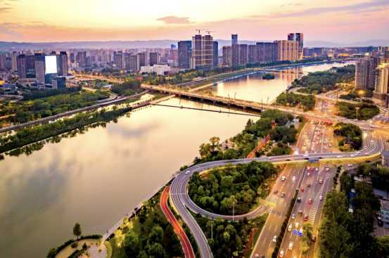 中國鐵建·國樾府｜擇址城市內(nèi)環(huán)，占位一城所仰