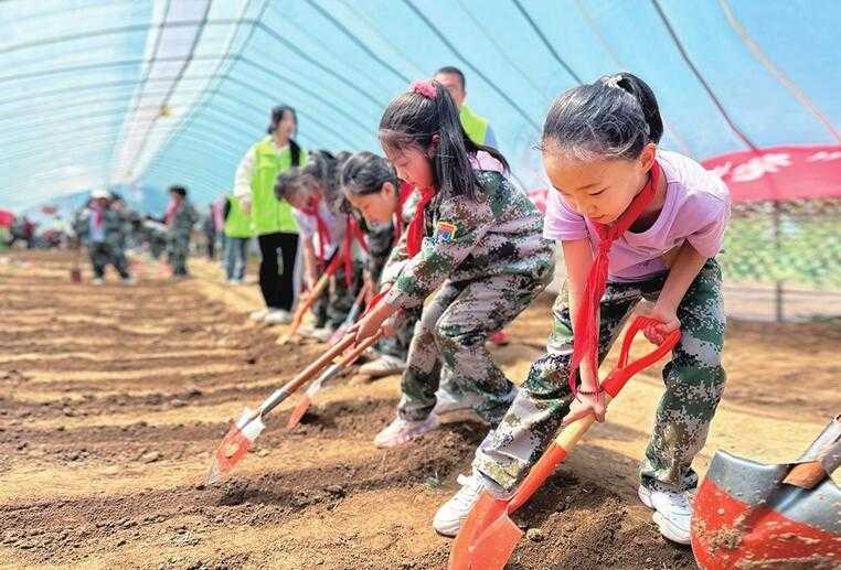提升管理水平 專項(xiàng)維修資金助力城鎮(zhèn)老舊小區(qū)改造 