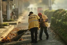 揚(yáng)塵治理亮劍 并州藍(lán)天“加碼 城管環(huán)衛(wèi)系統(tǒng)道路揚(yáng)塵治理工作紀(jì)實(shí)